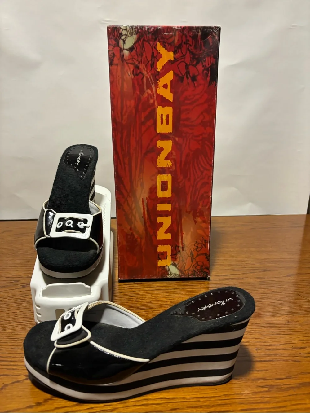 UNIONBAY Black and White Striped Wedge Slide Sandals